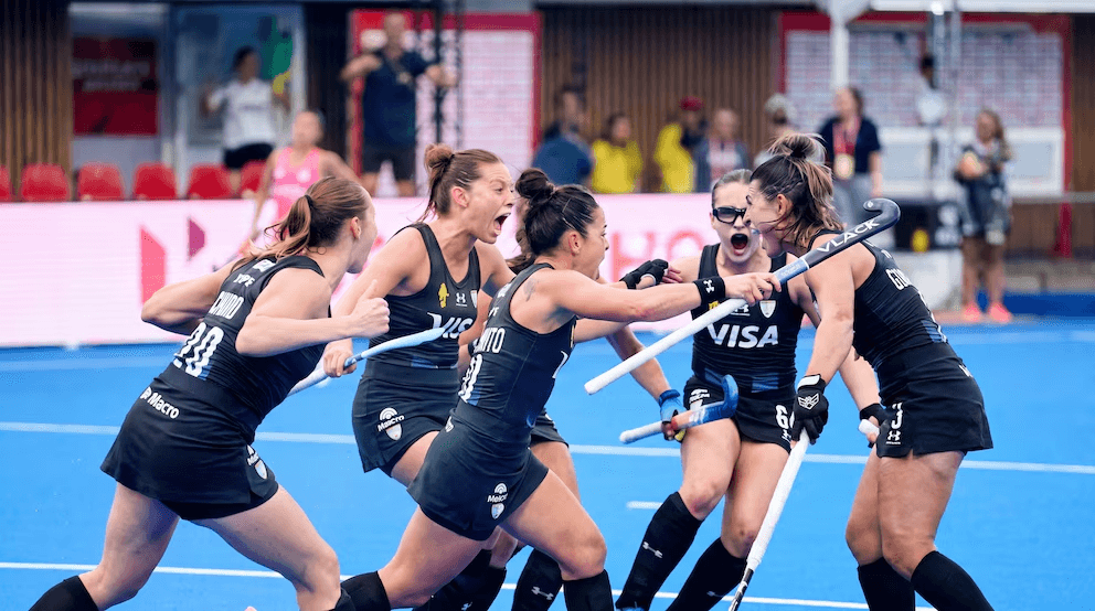 Campeonas del mundo, amateurs en su país