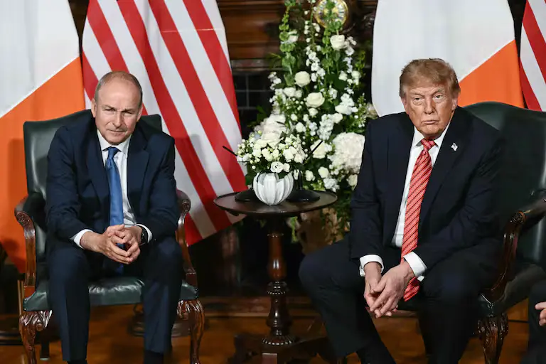 Donald Trump con el primer Ministro de Irlanda, Micheal Martin