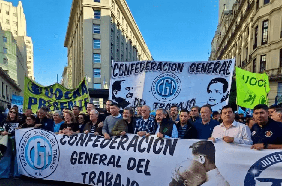 El salario mínimo frente al nuevo modelo laboral: ¿Reforma o pérdida de poder adquisitivo?